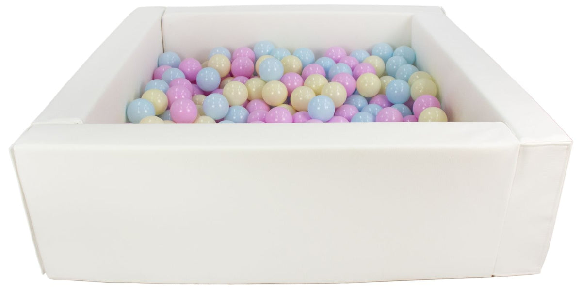 White Square eco-leather ball pit with 300 balls